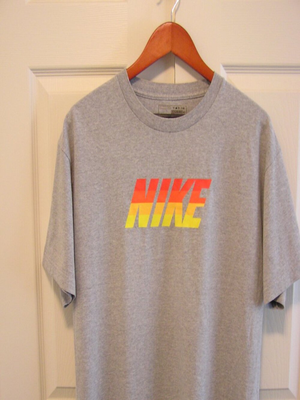 NIKE Men's Fade Logo Grey t-shirt